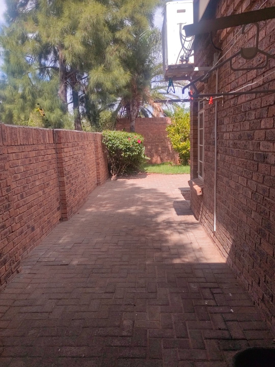  Bedroom Property for Sale in Carters Glen Northern Cape